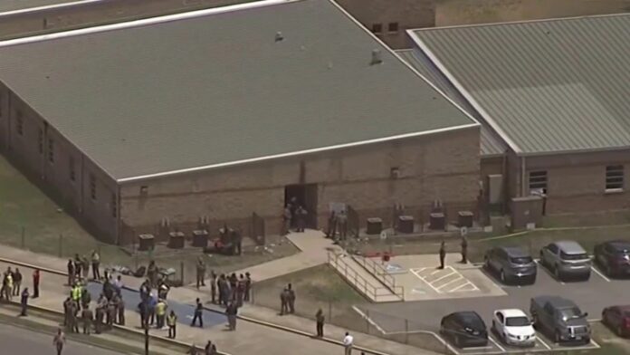 Gunman killed 14 Children and a teacher at Texas elementary school